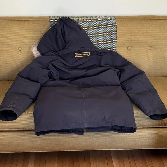 Canada Goose Jasper Navy Parka with Authentic Coyote Fur Trim - Picture 7 of 14